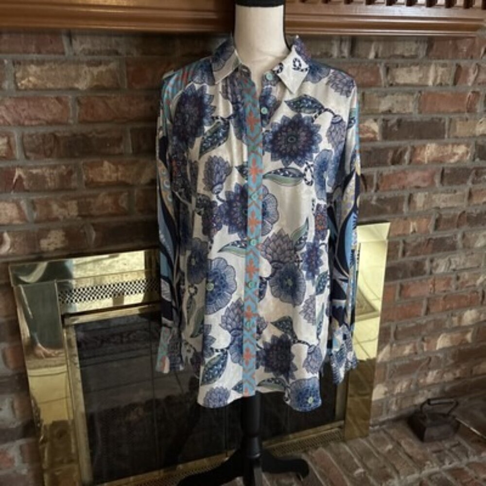 Vintage Monroe & Main Blue Paisley Blouse Size Medium Special Buttons And Cuffs